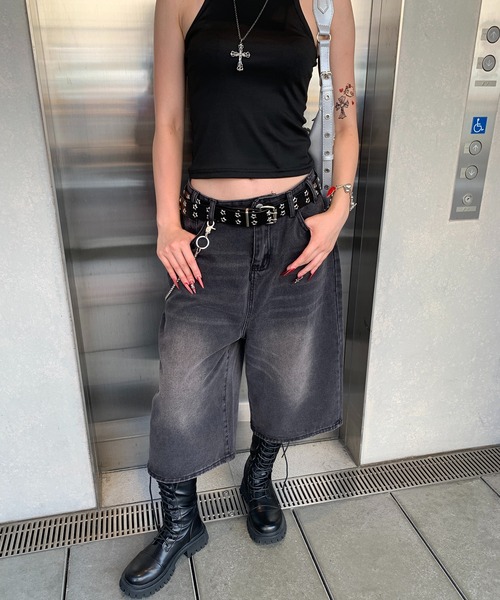 lilful(リルフル)の「ウォッシュ加工 デニムクロップバミューダハーフパンツ(デニムパンツ・レディース・サックスブルー/ブラック・S/M)」の7枚目の写真