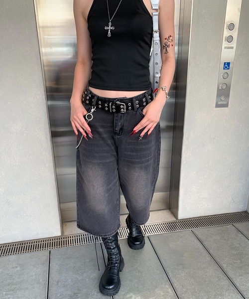 lilful(リルフル)の「ウォッシュ加工 デニムクロップバミューダハーフパンツ(デニムパンツ・レディース・サックスブルー/ブラック・S/M)」の6枚目の写真