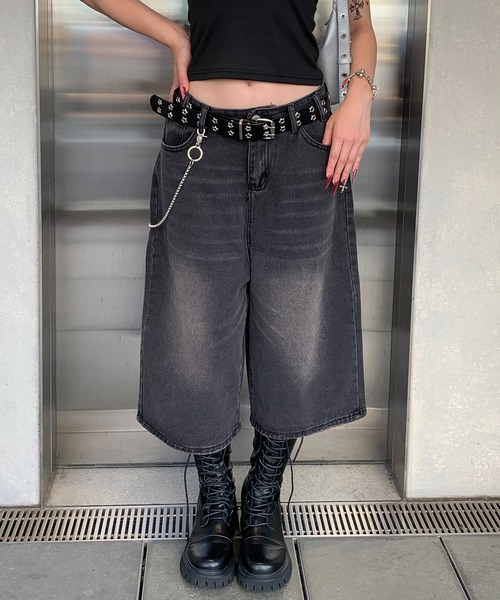 lilful(リルフル)の「ウォッシュ加工 デニムクロップバミューダハーフパンツ(デニムパンツ・レディース・サックスブルー/ブラック・S/M)」の16枚目の写真