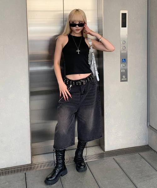 lilful(リルフル)の「ウォッシュ加工 デニムクロップバミューダハーフパンツ(デニムパンツ・レディース・サックスブルー/ブラック・S/M)」の8枚目の写真