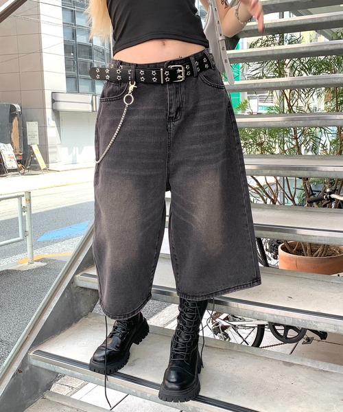 lilful(リルフル)の「ウォッシュ加工 デニムクロップバミューダハーフパンツ(デニムパンツ・レディース・サックスブルー/ブラック・S/M)」の10枚目の写真