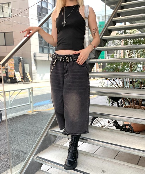 lilful(リルフル)の「ウォッシュ加工 デニムクロップバミューダハーフパンツ(デニムパンツ・レディース・サックスブルー/ブラック・S/M)」の4枚目の写真