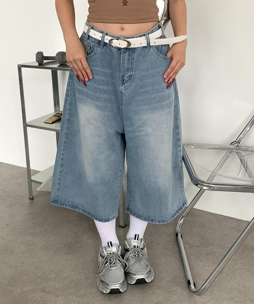 lilful(リルフル)の「ウォッシュ加工 デニムクロップバミューダハーフパンツ(デニムパンツ・レディース・サックスブルー/ブラック・S/M)」の22枚目の写真