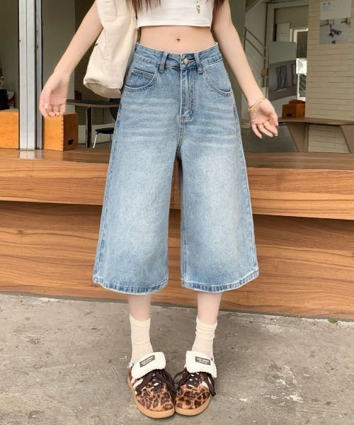 lilful(リルフル)の「ウォッシュ加工 デニムクロップバミューダハーフパンツ(デニムパンツ・レディース・サックスブルー/ブラック・S/M)」の17枚目の写真