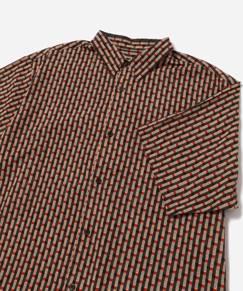 Saturdays NYC(サタデーズ ニューヨークシティ )の「Bruce Broken Stripe SS Shirt(シャツ/ブラウス・メンズ・ネイビー/レッド・L/M/S/XL)」の19枚目の写真