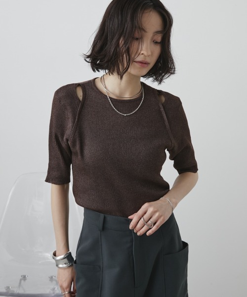 Aunt Marie's(アントマリーズ)の「カットアウトラメシアーハーフスリーブトップス(Tシャツ/カットソー・レディース・ブラック/ブルー/ホワイト/ブラウン・FREE)」の4枚目の写真