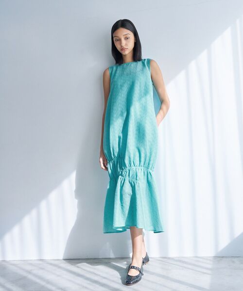 LANVIN en Bleu(ランバンオンブルー)の「シアージャガードギャザーヘムワンピース(ワンピース・レディース・ブルー/ブラック/イエロー・36/38)」の4枚目の写真