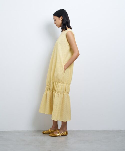 LANVIN en Bleu(ランバンオンブルー)の「シアージャガードギャザーヘムワンピース(ワンピース・レディース・ブルー/ブラック/イエロー・36/38)」の8枚目の写真