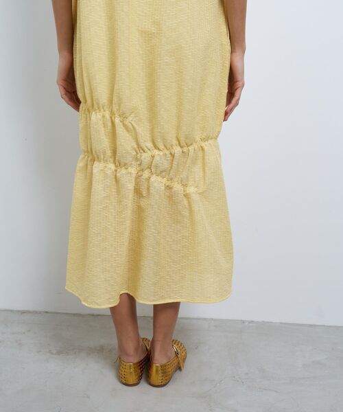 LANVIN en Bleu(ランバンオンブルー)の「シアージャガードギャザーヘムワンピース(ワンピース・レディース・ブルー/ブラック/イエロー・36/38)」の13枚目の写真