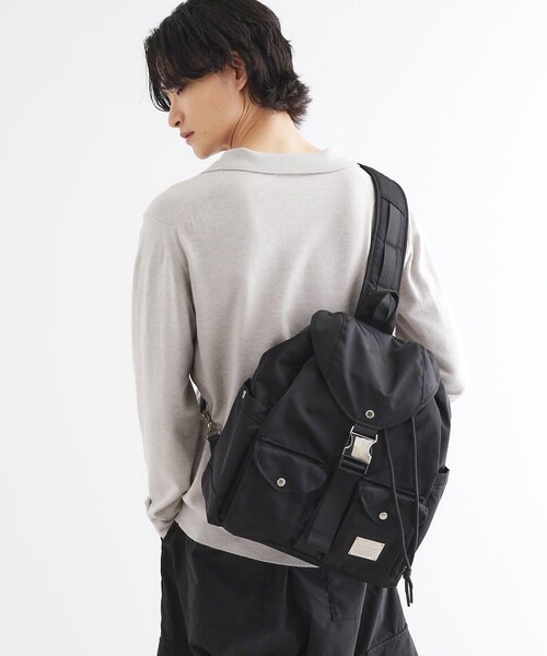 tk.TAKEO KIKUCHI(ティーケータケオキクチ)の「MAKAVELIC ワンショルダーバックパック(バックパック/リュック・メンズ・ブラック・00)」の1枚目の写真