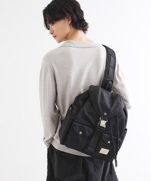 tk.TAKEO KIKUCHI(ティーケータケオキクチ)の「MAKAVELIC ワンショルダーバックパック(バックパック/リュック・メンズ・ブラック・00)」の2枚目の写真