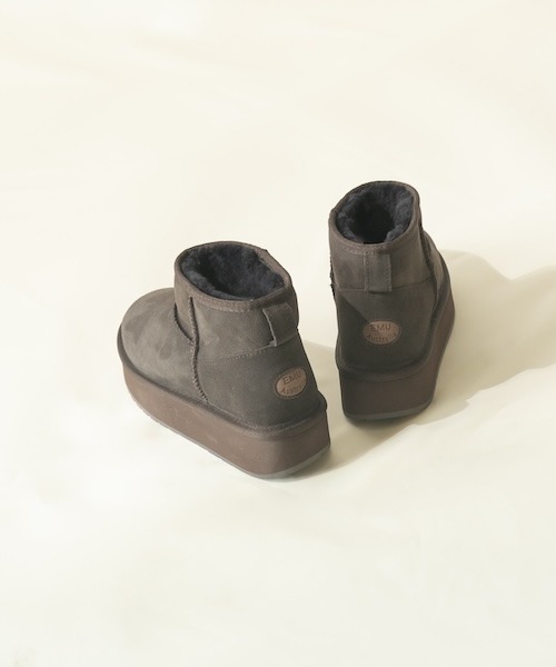 EMU Australia（エミューオーストラリア）の「Stinger Micro Flatform 2.0（ブーツ・レディース・ブラック/ベージュ/チョコ/クリーム/グレイッシュベージュ・8/7/6/9/5）」の11枚目の写真