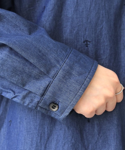 PAR ICI(パーリッシィ)の「オックス/デニム イカリ刺繍フードシャツ(シャツ/ブラウス・レディース・サックスブルー/ホワイト/インディゴブルー・FREE)」の11枚目の写真
