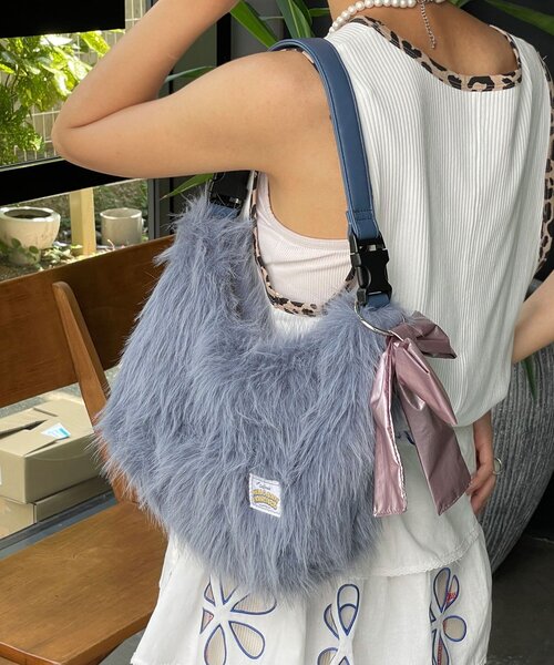 HELLO.SANFRANCISCO（ハローサンフランシスコ）の「【HELLO.SANFRANCISCO/ハローサンフランシスコ】リボンチャーム付きマルチWAYファーBAG（ショルダーバッグ・レディース・ピンク/ブルー/イエロー・FREE）」の21枚目の写真