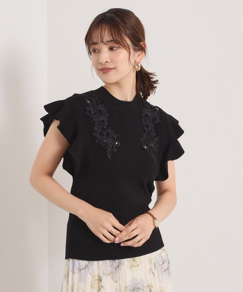 ITS'DEMO（イッツデモ）の「【手洗い可】花レースフリル袖ニット（ニット/セーター・レディース・サックスブルー/ブラック/ピンク・00）」の2枚目の写真