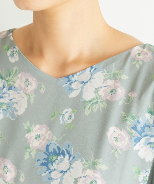 LAURA ASHLEY(ローラアシュレイ)の「【洗える/華やか見え】ブラムウェル柄 シフォンワンピース(ワンピース・レディース・グレー系/ネイビー系・38/40)」の14枚目の写真