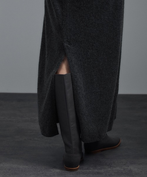 SALON adam et rope'(サロン アダム エ ロペ)の「カシミヤニットVネックワンピース(ワンピース・レディース・チャコールグレー/グリーン系その他/ブラウン系その他2・FREE)」の15枚目の写真