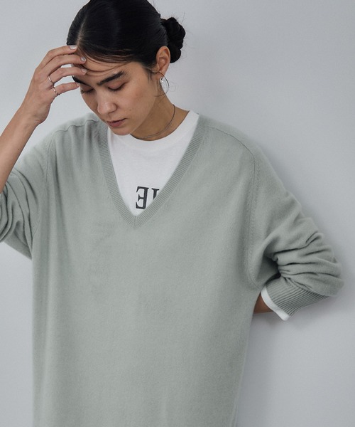 SALON adam et rope'(サロン アダム エ ロペ)の「カシミヤニットVネックワンピース(ワンピース・レディース・チャコールグレー/グリーン系その他/ブラウン系その他2・FREE)」の21枚目の写真