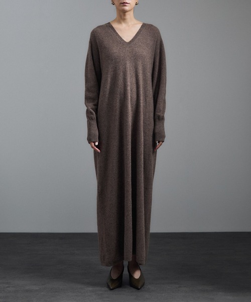 SALON adam et rope'(サロン アダム エ ロペ)の「カシミヤニットVネックワンピース(ワンピース・レディース・チャコールグレー/グリーン系その他/ブラウン系その他2・FREE)」の22枚目の写真