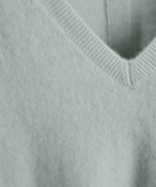 SALON adam et rope'(サロン アダム エ ロペ)の「カシミヤニットVネックワンピース(ワンピース・レディース・チャコールグレー/グリーン系その他/ブラウン系その他2・FREE)」の10枚目の写真