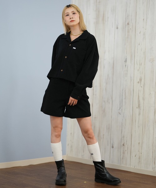 RVCA（ルーカ）の「RVCA/ルーカ コーデュロイシャツ ショート丈 セットアップ対応 BF044-110（シャツ/ブラウス・レディース・マスタード/グレイッシュブルー/ブラック・M）」の8枚目の写真