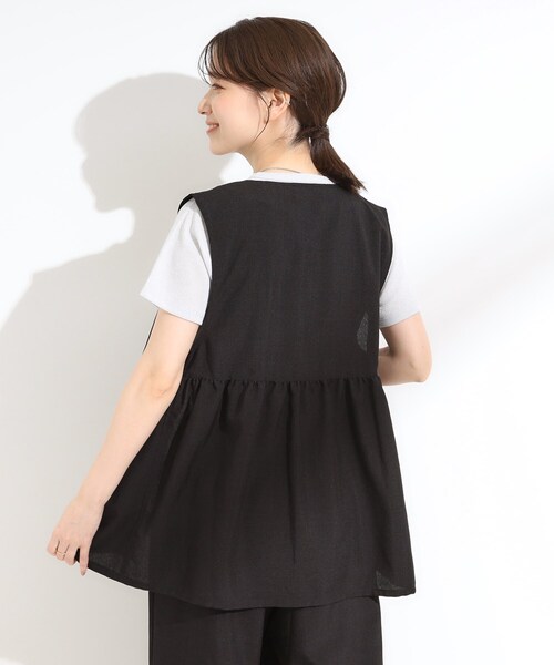 Cutie Blonde（キューティーブロンド）の「【セットアップ可】さらりと軽やかに ダブルジップ麻調ジレ（ベスト・レディース・ブラウン系その他/ブラック・00）」の4枚目の写真