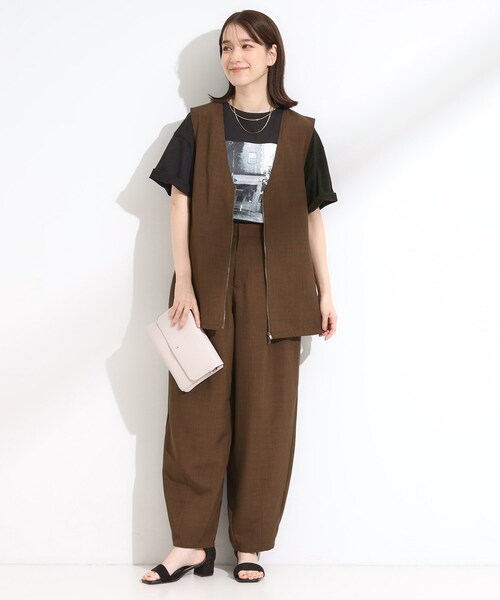 Cutie Blonde（キューティーブロンド）の「【セットアップ可】さらりと軽やかに ダブルジップ麻調ジレ（ベスト・レディース・ブラウン系その他/ブラック・00）」の9枚目の写真