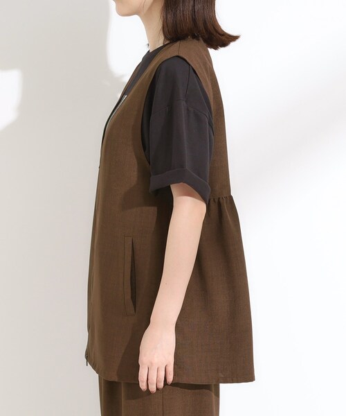 Cutie Blonde（キューティーブロンド）の「【セットアップ可】さらりと軽やかに ダブルジップ麻調ジレ（ベスト・レディース・ブラウン系その他/ブラック・00）」の12枚目の写真