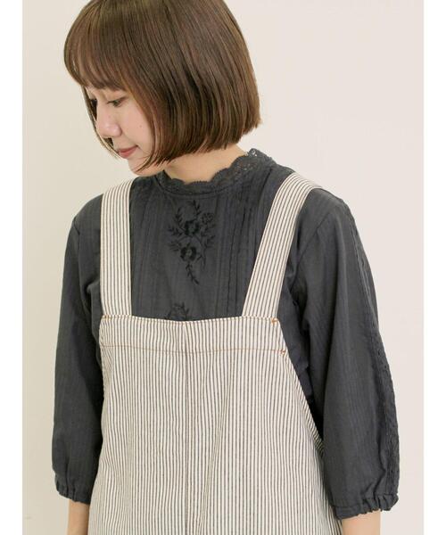 Samansa Mos2（サマンサ モスモス）の「刺繍デニム/ヒッコリーサロペットパンツ（サロペット/オーバーオール・レディース・ネイビー/ブラック/ブルー/オフホワイト・F）」の5枚目の写真