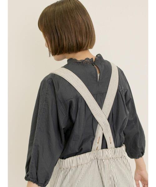 Samansa Mos2（サマンサ モスモス）の「刺繍デニム/ヒッコリーサロペットパンツ（サロペット/オーバーオール・レディース・ネイビー/ブラック/ブルー/オフホワイト・F）」の6枚目の写真