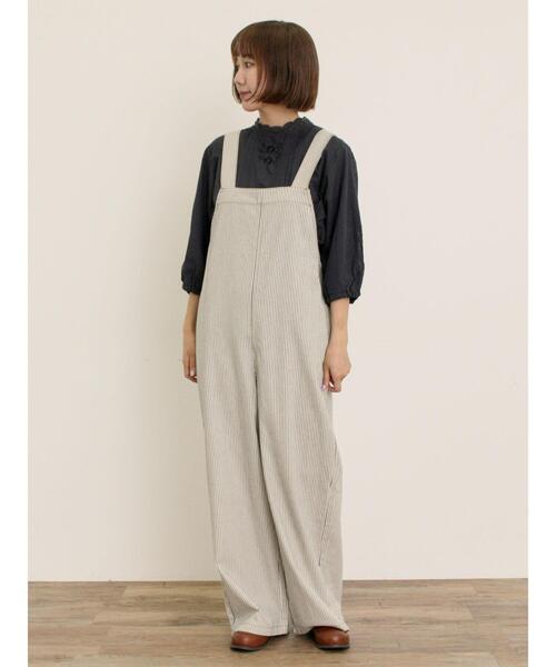 Samansa Mos2（サマンサ モスモス）の「刺繍デニム/ヒッコリーサロペットパンツ（サロペット/オーバーオール・レディース・ネイビー/ブラック/ブルー/オフホワイト・F）」の8枚目の写真