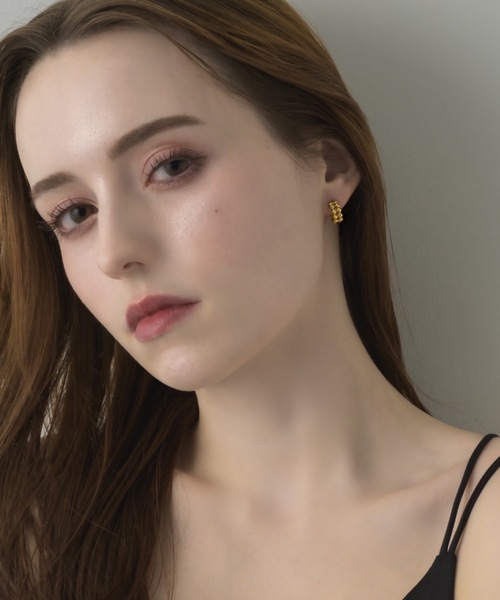 muku(ムク)の「PIERCE/BALL DOUBLE LINE(ピアス(両耳用)・レディース・ゴールド/シルバー・FREE)」の5枚目の写真
