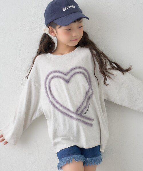 CIAOPANIC TYPY（チャオパニックティピー）の「【WEB限定】【KIDS】ピグメント加工ハートモチーフ長袖カットソー（Tシャツ/カットソー・キッズ・キャメル/バーガンディー/ブルー/チャコールグレー/グレー/アイボリー・110/150/130）」の4枚目の写真