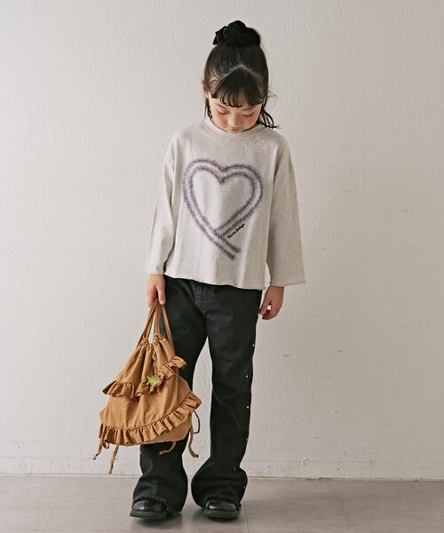 CIAOPANIC TYPY（チャオパニックティピー）の「【WEB限定】【KIDS】ピグメント加工ハートモチーフ長袖カットソー（Tシャツ/カットソー・キッズ・キャメル/バーガンディー/ブルー/チャコールグレー/グレー/アイボリー・110/150/130）」の14枚目の写真