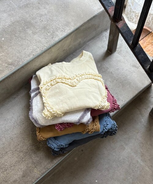 CIAOPANIC TYPY（チャオパニックティピー）の「【WEB限定】【KIDS】ピグメント加工ハートモチーフ長袖カットソー（Tシャツ/カットソー・キッズ・キャメル/バーガンディー/ブルー/チャコールグレー/グレー/アイボリー・110/150/130）」の20枚目の写真