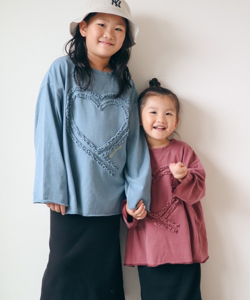 CIAOPANIC TYPY（チャオパニックティピー）の「【WEB限定】【KIDS】ピグメント加工ハートモチーフ長袖カットソー（Tシャツ/カットソー・キッズ・キャメル/バーガンディー/ブルー/チャコールグレー/グレー/アイボリー・110/150/130）」の8枚目の写真