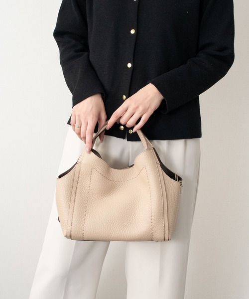 LORISTELLA(ロリステッラ)の「【LORISTELLA】シュリンクレザーミディアムサイズバッグ(Q56481)(ハンドバッグ・レディース・ダークブラウン/ライトベージュ・ALL)」の2枚目の写真