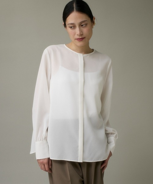 I.T.'S international（イッツインターナショナル）の「シアーノーカラーブラウス（シャツ/ブラウス・レディース・オフホワイト/グレー/ブラック・9号）」の2枚目の写真