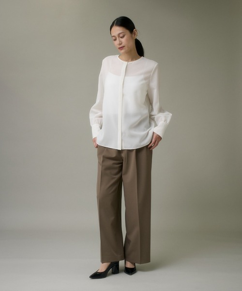 I.T.'S international（イッツインターナショナル）の「シアーノーカラーブラウス（シャツ/ブラウス・レディース・オフホワイト/グレー/ブラック・9号）」の4枚目の写真