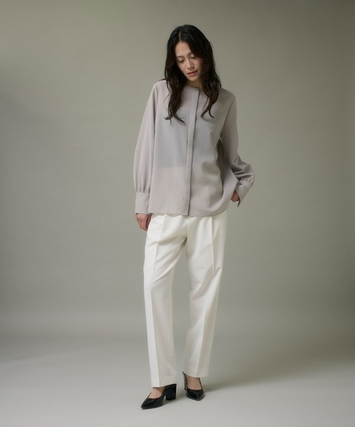 I.T.'S international（イッツインターナショナル）の「シアーノーカラーブラウス（シャツ/ブラウス・レディース・オフホワイト/グレー/ブラック・9号）」の8枚目の写真