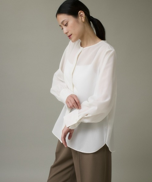 I.T.'S international（イッツインターナショナル）の「シアーノーカラーブラウス（シャツ/ブラウス・レディース・オフホワイト/グレー/ブラック・9号）」の12枚目の写真