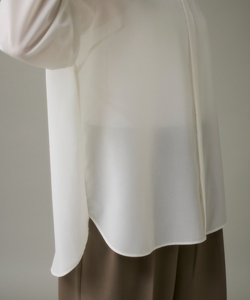 I.T.'S international（イッツインターナショナル）の「シアーノーカラーブラウス（シャツ/ブラウス・レディース・オフホワイト/グレー/ブラック・9号）」の16枚目の写真