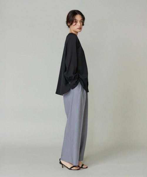 I.T.'S international（イッツインターナショナル）の「シアーノーカラーブラウス（シャツ/ブラウス・レディース・オフホワイト/グレー/ブラック・9号）」の20枚目の写真