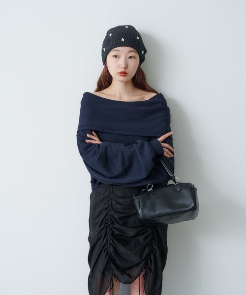 Kastane（カスタネ）の「【2025AWカタログ】オフショルスウェット（スウェット・レディース・ネイビー/グレー/ブラウン・MEDIUM/SMALL）」の9枚目の写真