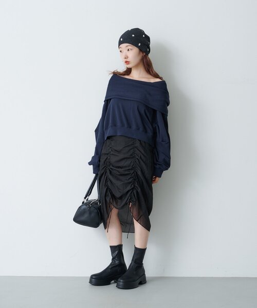 Kastane（カスタネ）の「【2025AWカタログ】オフショルスウェット（スウェット・レディース・ネイビー/グレー/ブラウン・MEDIUM/SMALL）」の12枚目の写真