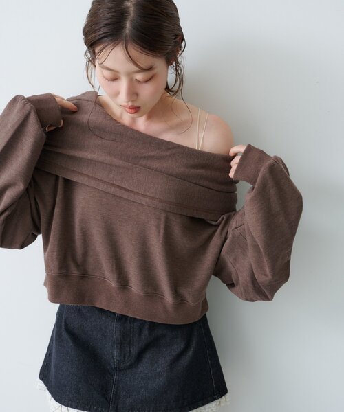 Kastane（カスタネ）の「【2025AWカタログ】オフショルスウェット（スウェット・レディース・ネイビー/グレー/ブラウン・MEDIUM/SMALL）」の14枚目の写真