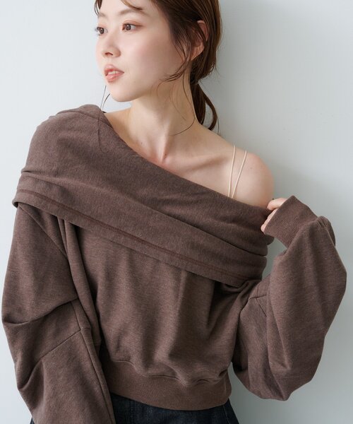 Kastane（カスタネ）の「【2025AWカタログ】オフショルスウェット（スウェット・レディース・ネイビー/グレー/ブラウン・MEDIUM/SMALL）」の15枚目の写真