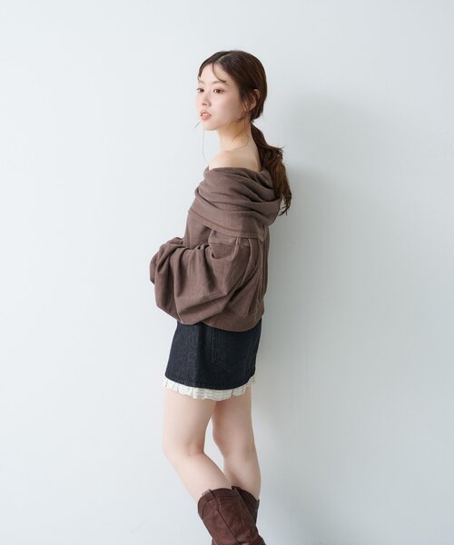 Kastane（カスタネ）の「【2025AWカタログ】オフショルスウェット（スウェット・レディース・ネイビー/グレー/ブラウン・MEDIUM/SMALL）」の18枚目の写真
