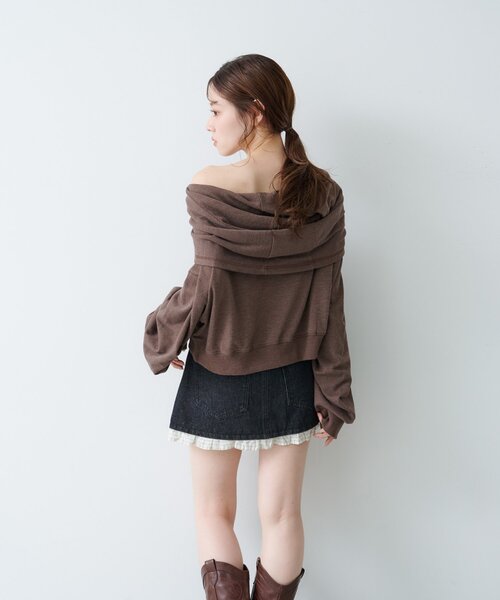 Kastane（カスタネ）の「【2025AWカタログ】オフショルスウェット（スウェット・レディース・ネイビー/グレー/ブラウン・MEDIUM/SMALL）」の19枚目の写真
