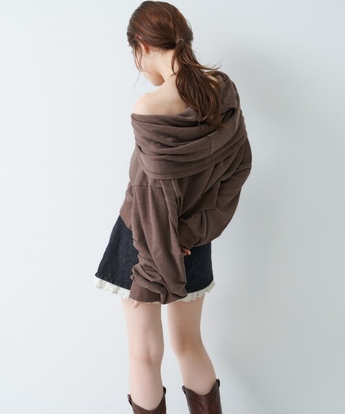 Kastane（カスタネ）の「【2025AWカタログ】オフショルスウェット（スウェット・レディース・ネイビー/グレー/ブラウン・MEDIUM/SMALL）」の20枚目の写真